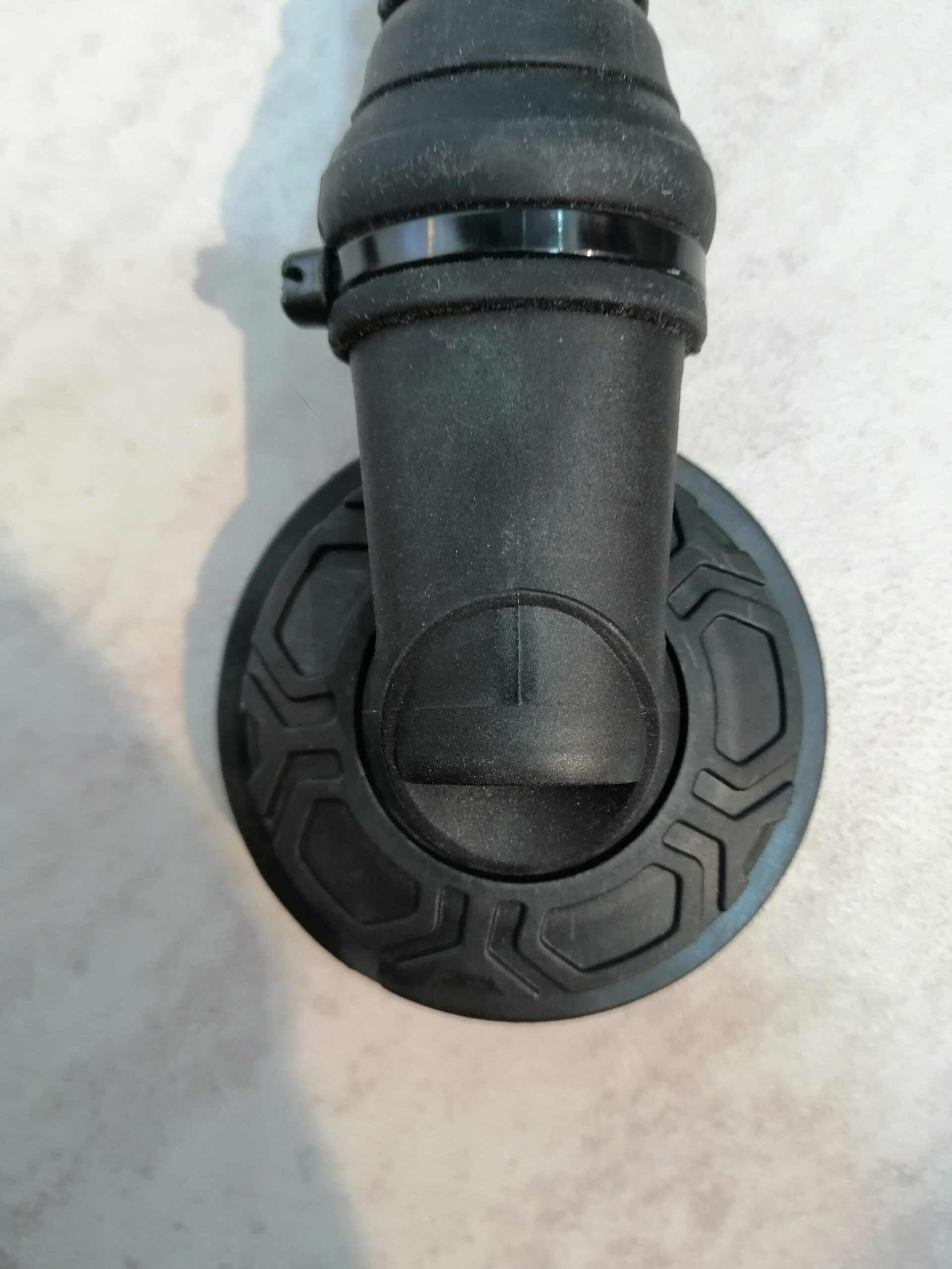 بررسی شیلنگ اینفلیتور BCD غواصی 1
